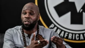 Kémi Séba : itinéraire d&rsquo;un influenceur panafricaniste déchu de sa nationalité française