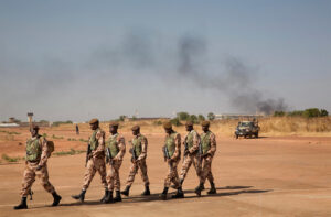 Mali : l&rsquo;alliance entre Touaregs et djihadistes ébranle le pouvoir militaire et ses soutiens russes
