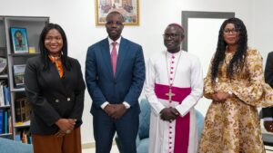Ousmane Sonko rend visite à l&rsquo;archevêque de Dakar avant le pèlerinage de Popenguine