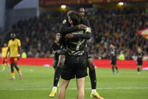 Le Paris Saint-Germain, champion de France pour la 14e fois, triomphe à Lens