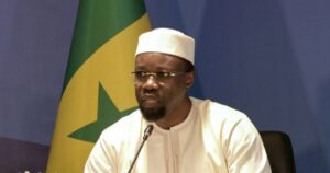 Faye destitue son Premier ministre Sonko au Sénégal
