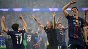 Le Paris Saint-Germain entre dans l&rsquo;histoire : l&rsquo;euphorie des supporters à Budapest après un second sacre européen