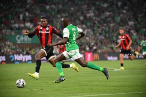 Le duel décisif entre saint-Étienne et nice en ligue 1 à huis clos
