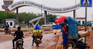 Attaque de l&rsquo;aéroport de Niamey : l&rsquo;État islamique défie la junte et ses alliés russes