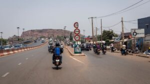 Crise au Mali : blocus jihadiste et suspension des transports vers Bamako