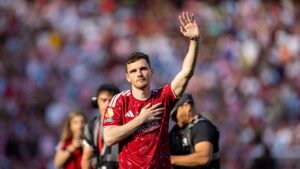 Ancien pilier de Liverpool, Andy Robertson prend la direction de Tottenham