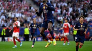L&rsquo;égalisation de Dembélé sur penalty relance la finale de la Ligue des champions entre PSG et Arsenal