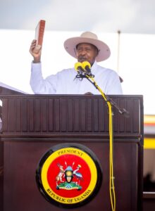 Cérémonie d'investiture à Kampala avec Faure Gnassingbé et Yoweri Museveni