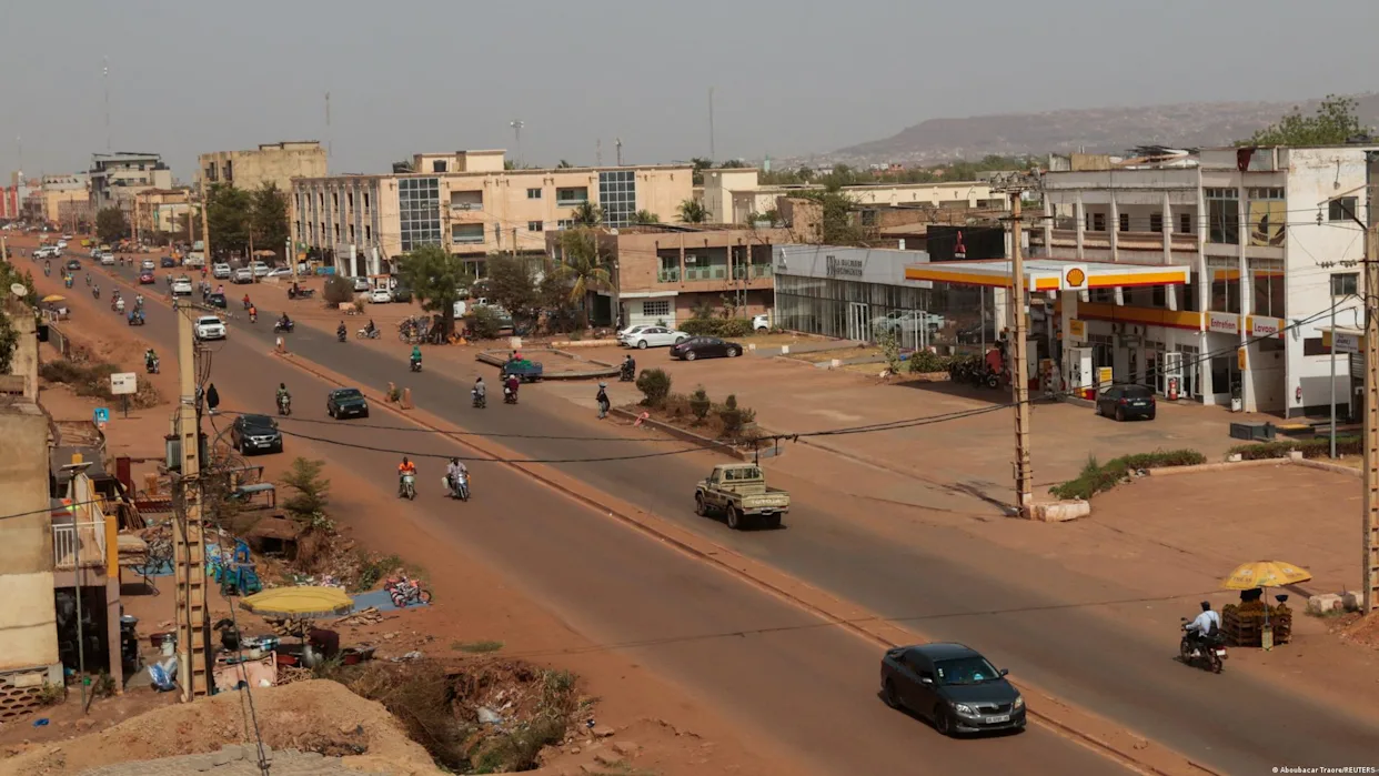 Blocus à Bamako : des camions bloqués aux barrages jihadistes dans le sud du Mali
