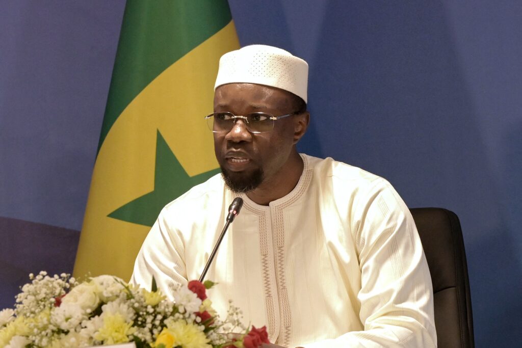 Sonko renforce sa position contre l