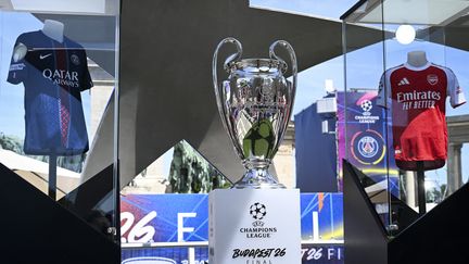 Le trophée de la Ligue des champions est exposé à Budapest (Hongrie), le 29 mai 2026.
