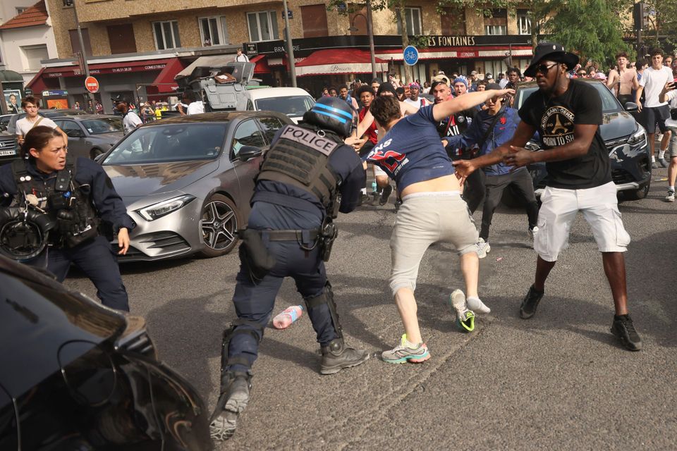 affrontements près du parc des princes