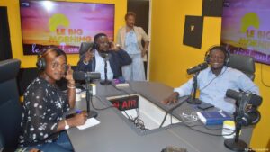 Journalisme au Cameroun : la jeunesse de Jambo FM en première ligne contre l&rsquo;intimidation