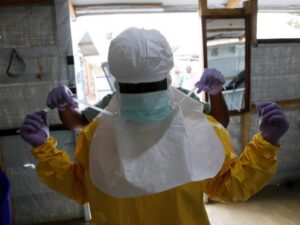 La RDC renforce sa stratégie anti-Ebola avec un isolement strict de 21 jours