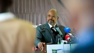 Le défi politique de Bilie Par Nze au Gabon