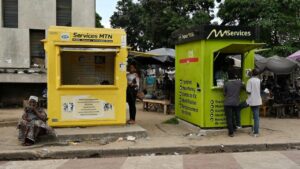 Pénurie de liquidités : le défi quotidien des agents de mobile money en Côte d&rsquo;Ivoire
