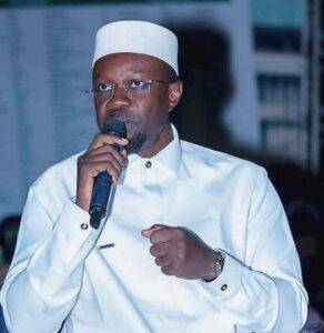 Sonko dénonce le manque de dialogue avec le président sénégalais après son exclusion du gouvernement