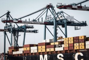 Alassane Ouattara mise sur partenariats économiques stratégiques à Abidjan