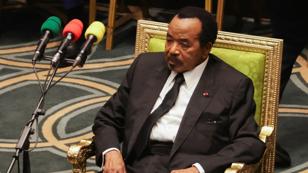 Paul Biya lors d’une cérémonie officielle au Cameroun