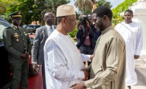 Le tête-à-tête historique entre Macky Sall et Bassirou Diomaye Faye à Dakar : une démarche diplomatique et des ambitions multilatérales