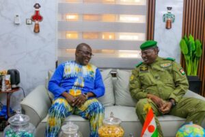 Rencontre politique à Niamey entre le général toumba et bassolma bazié