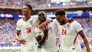 Angleterre football : saka et ses hommes en liesse après un exploit historique