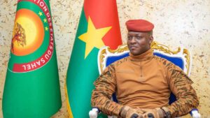 Traoré accusé de diriger une milice numérique contre les médias au Burkina Faso