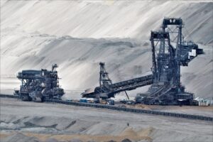 Gabon : Eramet s&rsquo;engage à transformer 700 000 tonnes de manganèse localement d&rsquo;ici 2031