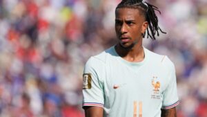 Michael Olise : un transfert à 200m€ qui divise le PSG et attire le Real Madrid