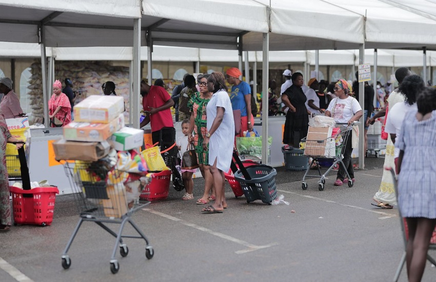 Vue d'un méga marché organisé par la Centrale d'Achat du Gabon