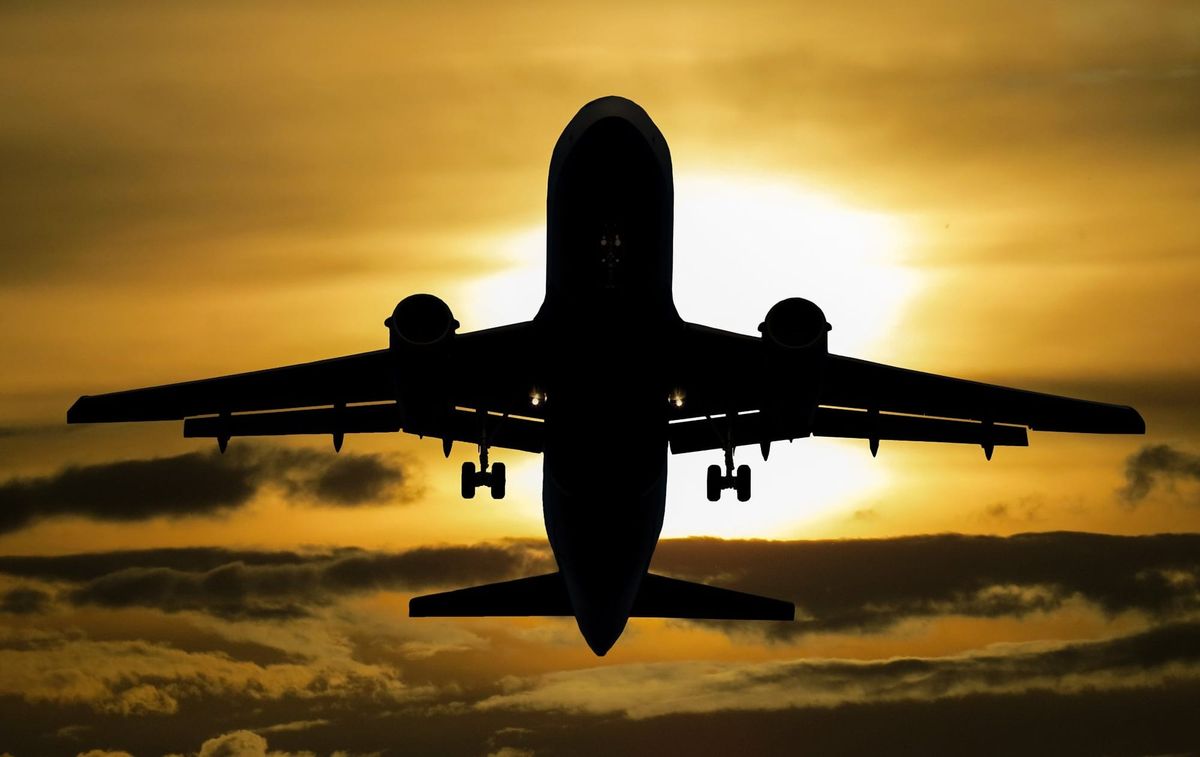 Avion prêt à décoller pour une liaison aérienne entre N'Djamena et Benghazi