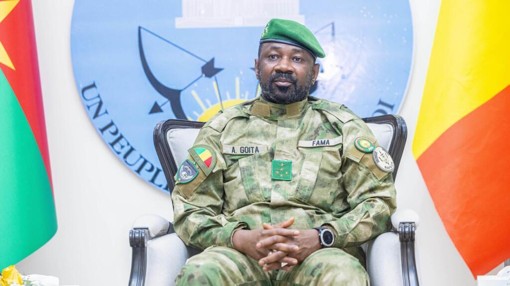 Le général Assimi Goïta, président de transition du Mali, lors du deuxième sommet de l'Alliance des États du Sahel à Bamako, le 23 décembre 2025.