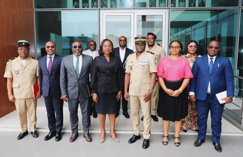 Coopération entre les douanes et les impôts au Gabon