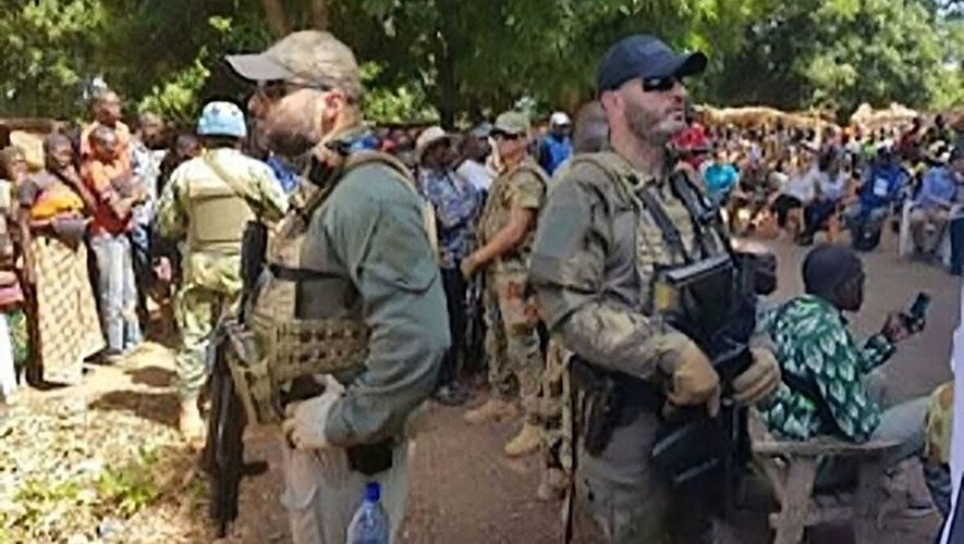 Un journaliste centrafricain continue de se cacher en France avec sa famille après le refus de son asile.