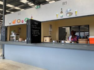 Cotonou : une cantine moderne pour sécuriser les vendeurs ambulants du port