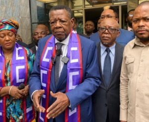 Lambert Mende : le maintien de Tshisekedi au pouvoir conditionné par la fin de l&rsquo;agression rwandaise