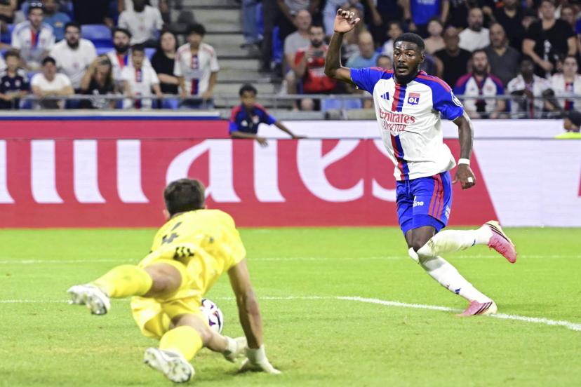 Ainsley Maitland-Niles au moment de son but face au Sparta Prague.