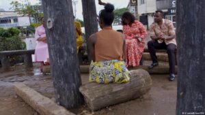 Réseaux sociaux au Cameroun : les jeunes exposent sans filtre leurs usages et leurs craintes