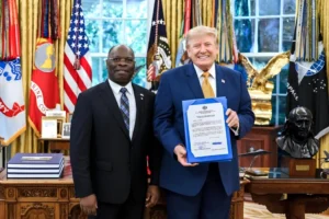 Baudelaire Ndong Ella officiellement en poste à Washington : les priorités du Gabon