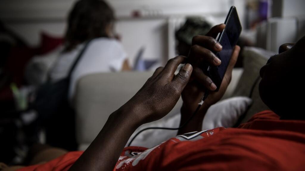 Avec les droits de douanes et taxes sur les téléphones importés les clients ne sont plus intéressés pour l’achat de téléphones non dédouanés.
