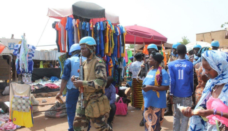Mali : qui portera secours aux civils piégés entre forces armées et groupes armés ?