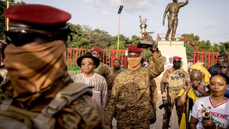 Traoré peut-il vraiment incarner l&rsquo;héritage de Thomas Sankara au Burkina Faso ?