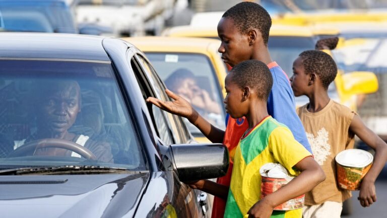 Mali : pourquoi la mendicité des rues menace-t-elle l&rsquo;avenir des générations futures ?