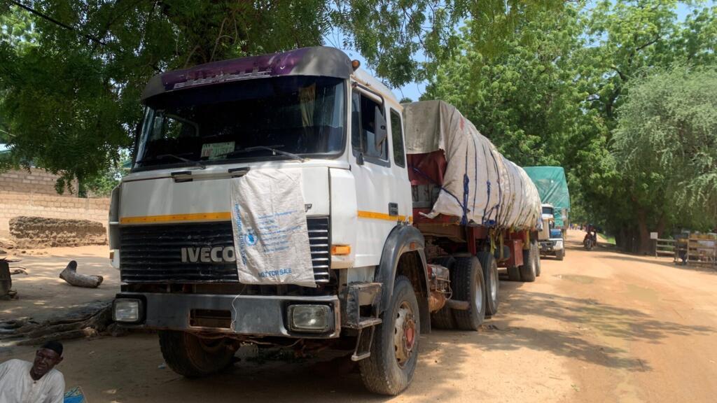 Convoi de camions nigérians en transit vers le Cameroun à Kourgui, symbole de la reprise commerciale entre les deux pays